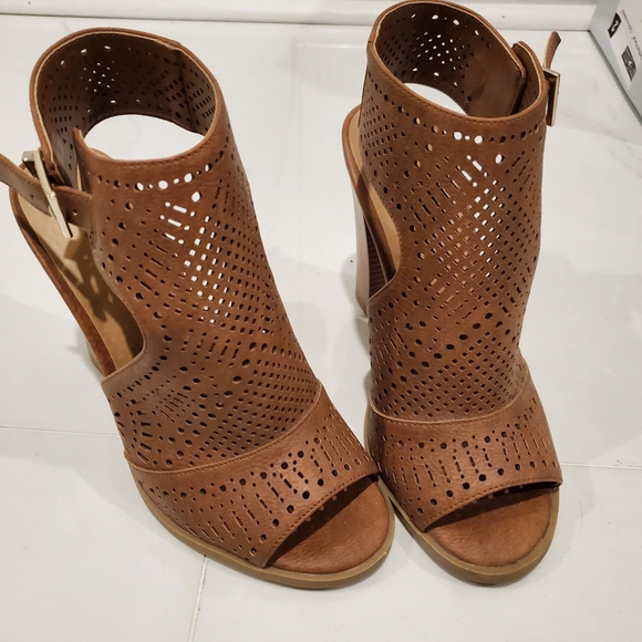 Call It Spring Sandals - 6 - Picture 3 of 5